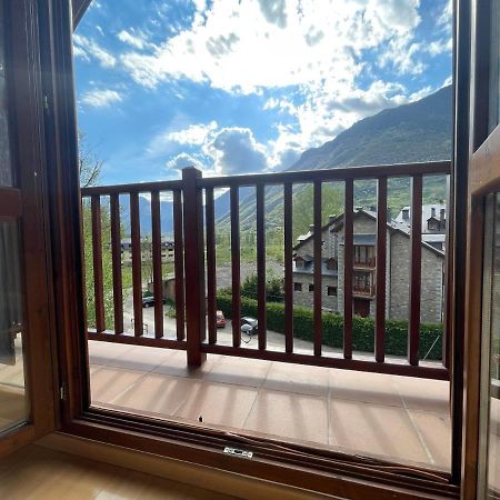 B31 - Urb. La Coma 3º - Villmor Appartement Benasque Buitenkant foto