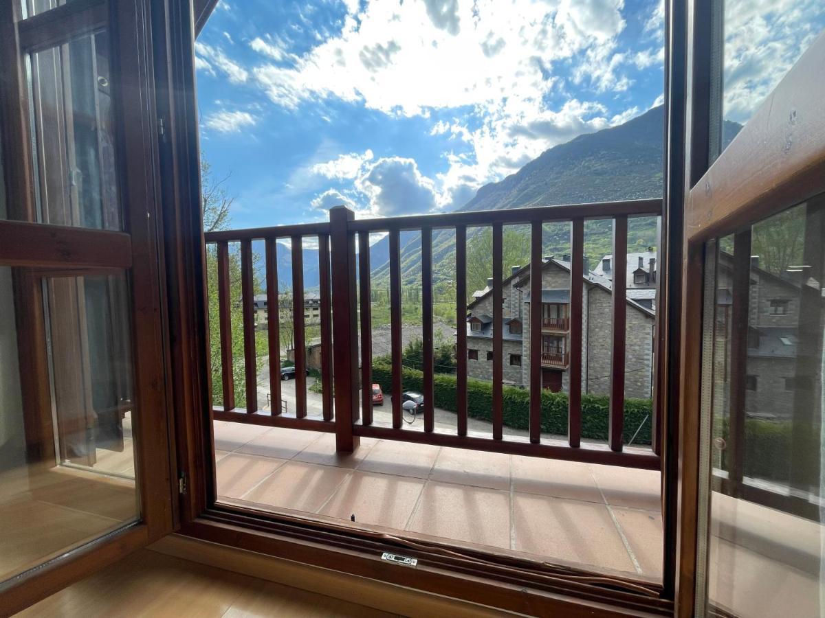 B31 - Urb. La Coma 3º - Villmor Appartement Benasque Buitenkant foto